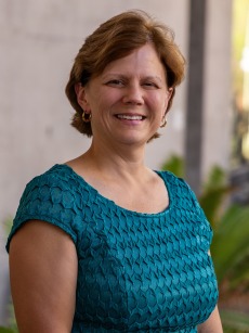 Dr. Suzanne Panferov Reese